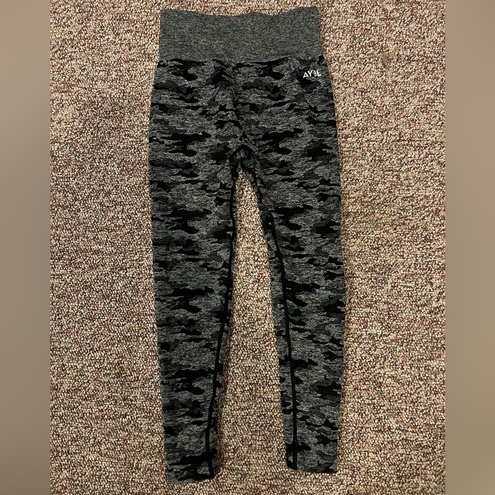 Aybl Camo Seamless Leggings - Black and Grey